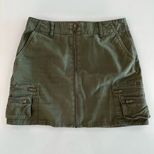 Dark green cargo mini skirt